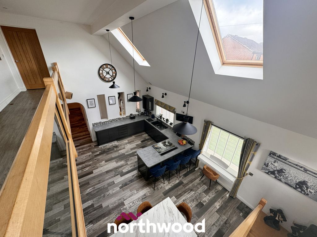 Property photo 3 of 38