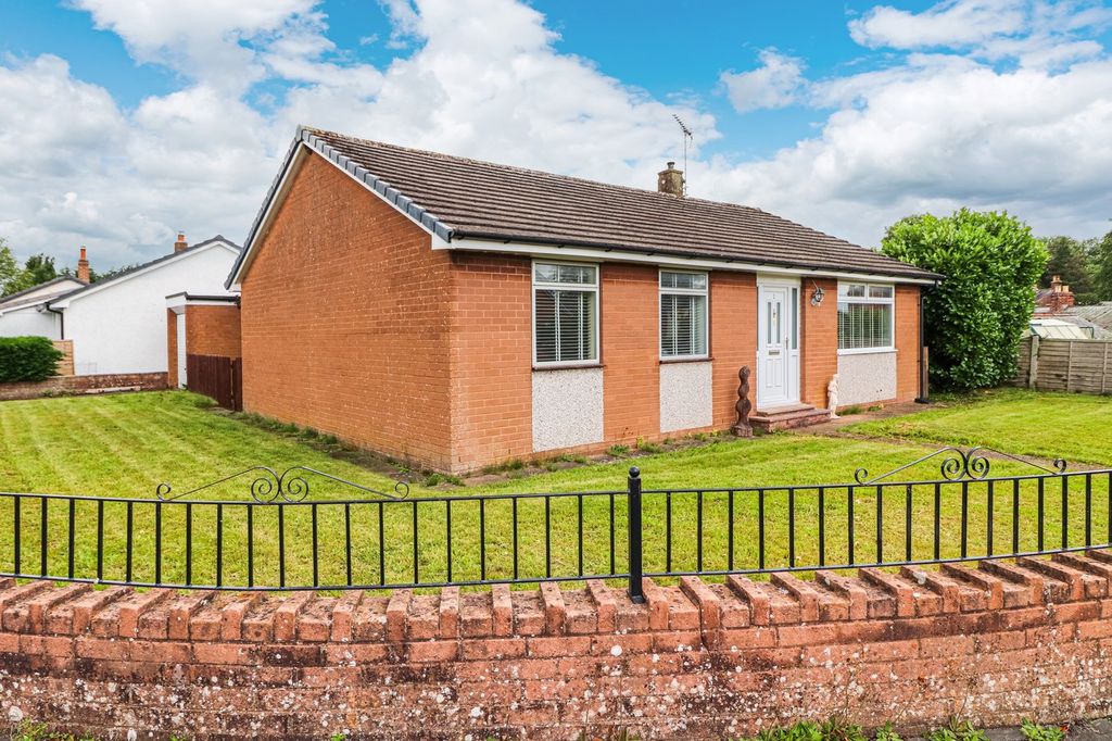 Property photo 1 of 18 External