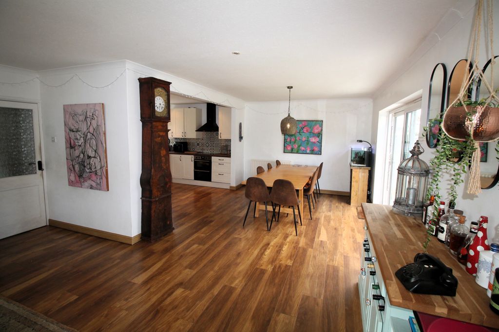 Property photo 2 of 24 Sitting Room/Dining Area