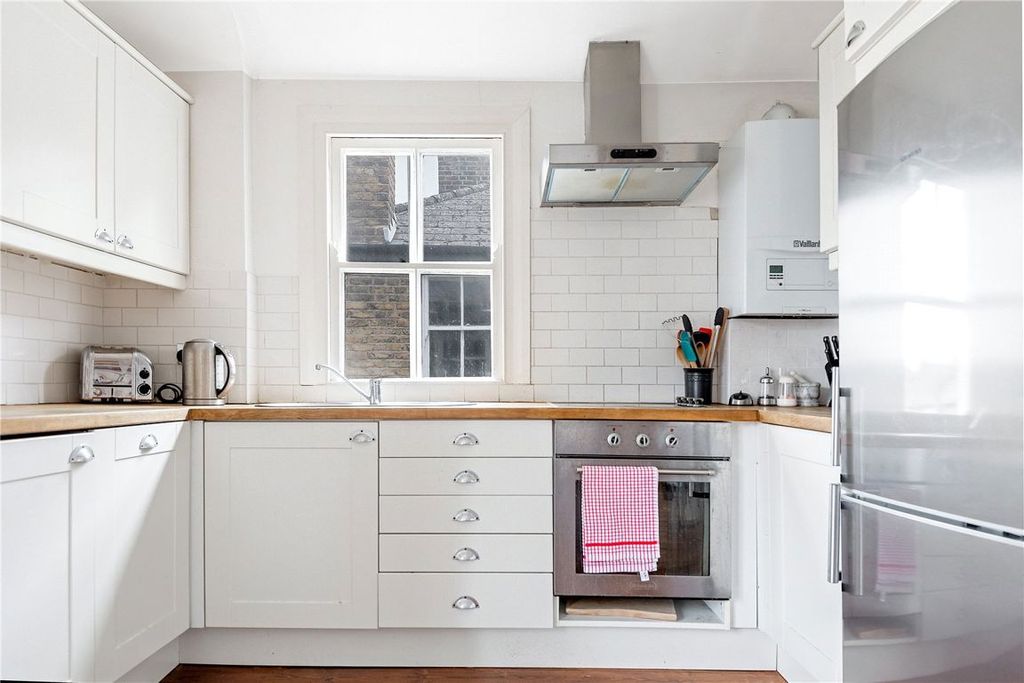 Property photo 3 of 6