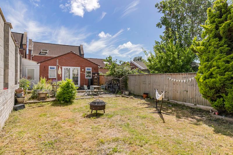 Property photo 1 of 19 Photo 3