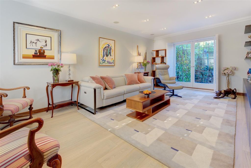 Property photo 2 of 13 D0408 2 Raeburn Clo Rec1.Jpg