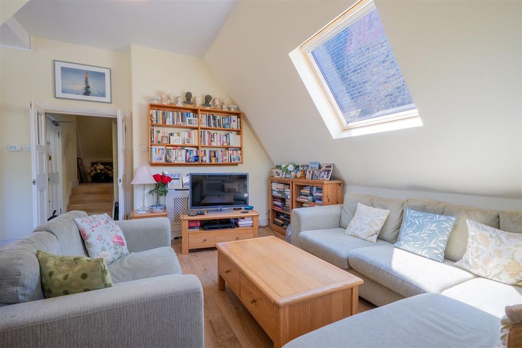 Property photo 3 of 9 3.Jpg