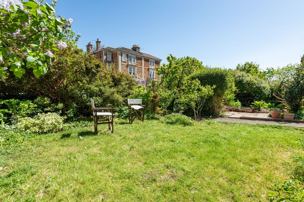 Property photo 3 of 22