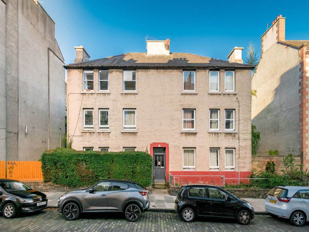 Property photo 1 of 9 60410_9-5-Dicksonst-001
