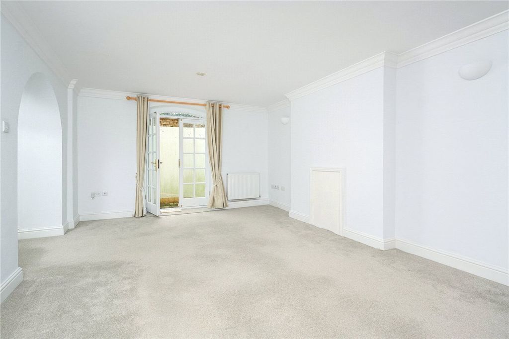 Property photo 2 of 16 Picture No. 03