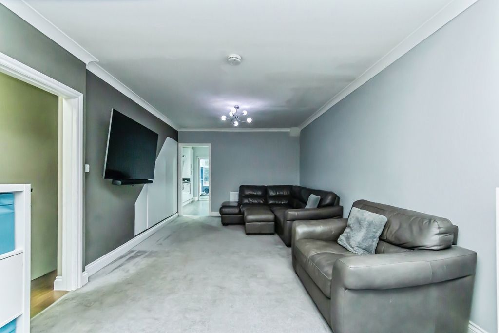 Property photo 3 of 15 Pbox-Img.Jpg