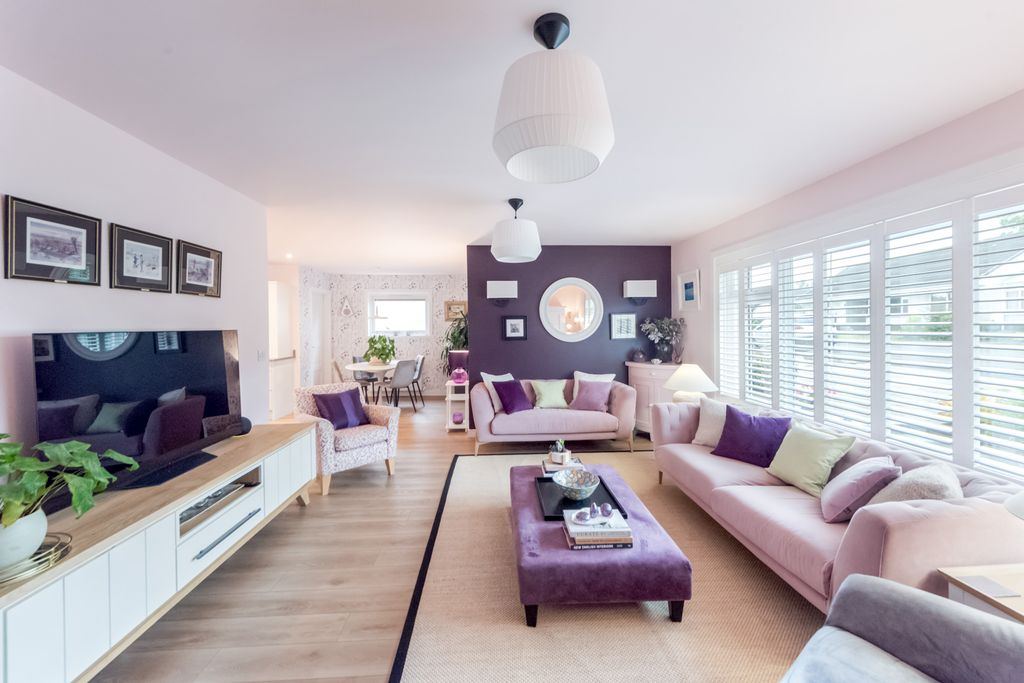 Property photo 3 of 42