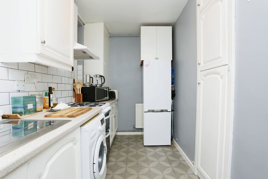 Property photo 3 of 14 Kitchen