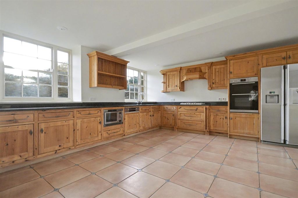 Property photo 3 of 47 Kitchen