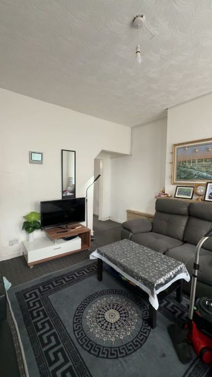 Property photo 1 of 3