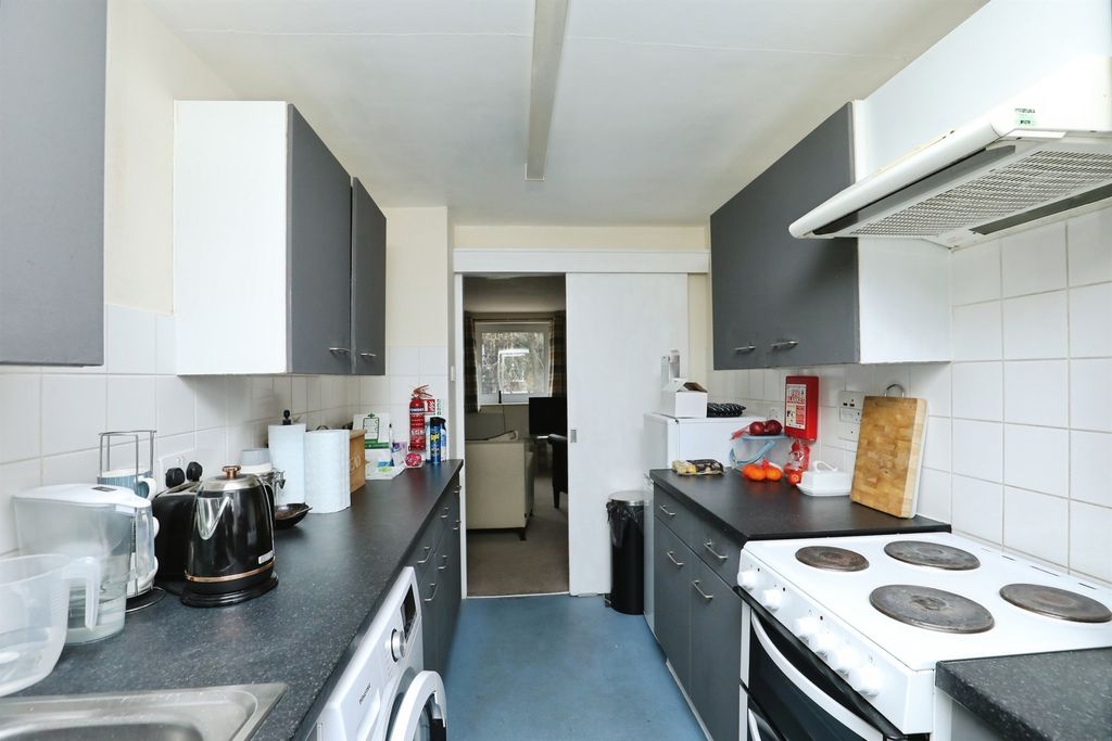 Property photo 2 of 18 Image