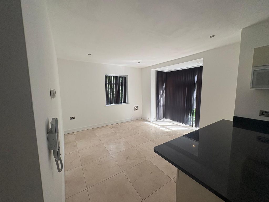 Property photo 3 of 7 Kitchen/ Reception