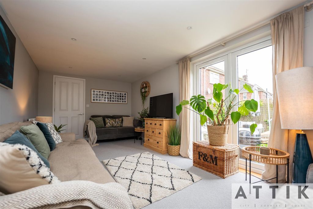 Additional image 23 of 4 bed semi-detached house for saleBedingfield Crescent, Halesworth IP19