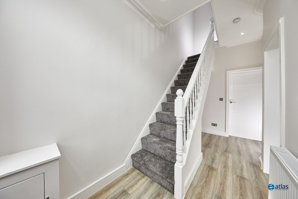 Property photo 3 of 13 Hallway