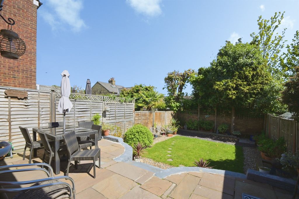 Property photo 3 of 19