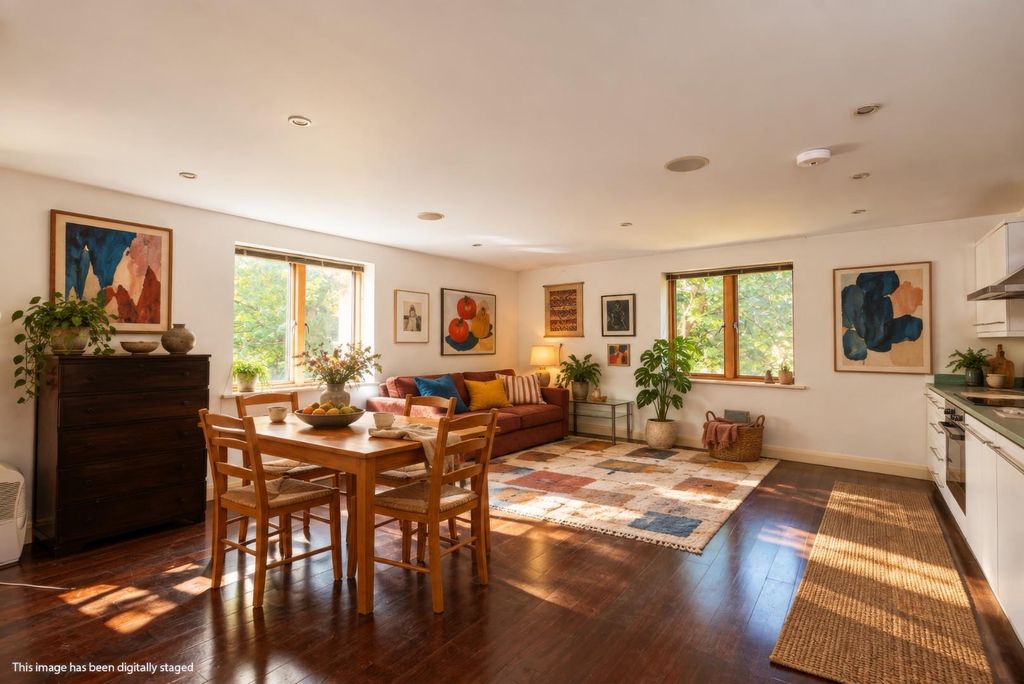 Property photo 1 of 17 Lounge.Jpg