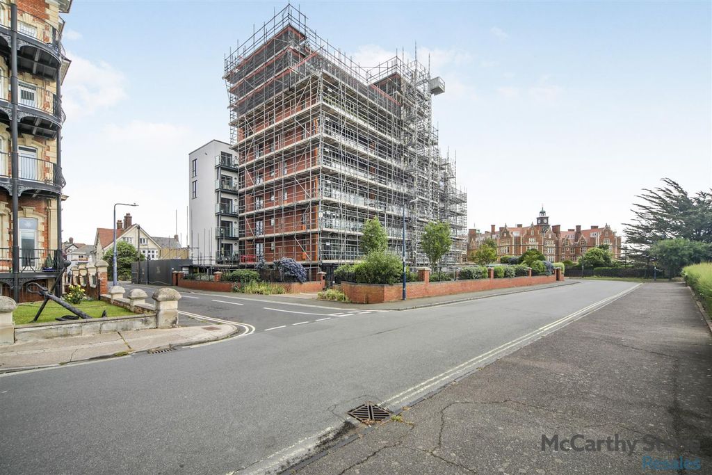 Additional image 31 of 2 bed flat for salePavilion Court, Hamilton Gardens, Felixstowe IP11