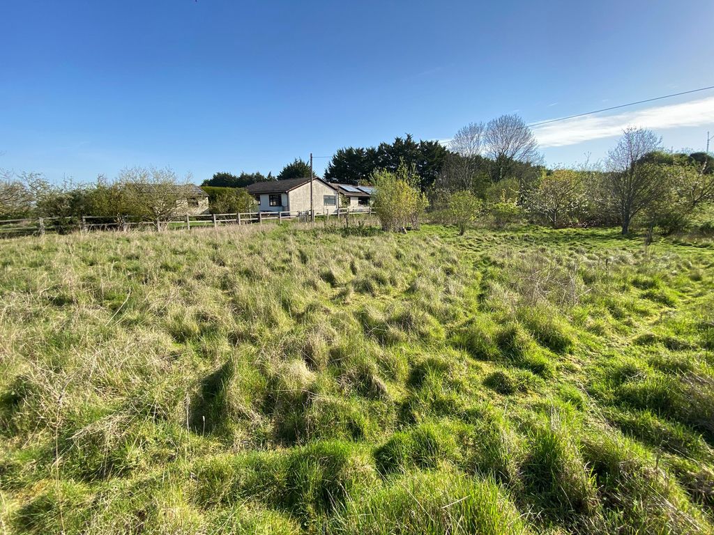 Property photo 2 of 19