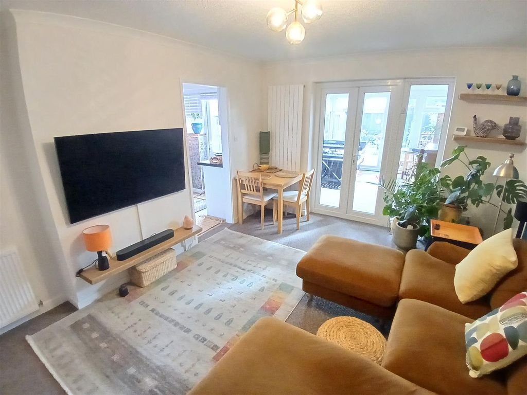 Property photo 2 of 26