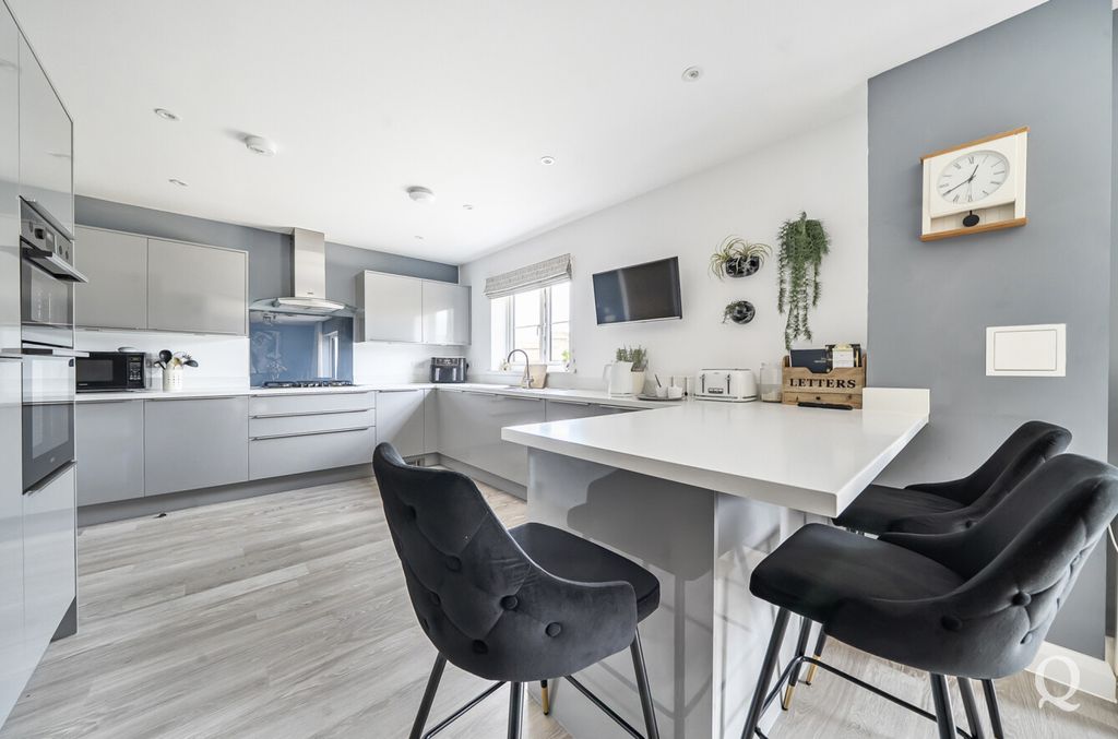 Property photo 3 of 32 Db19A0Ed-208E-47B...