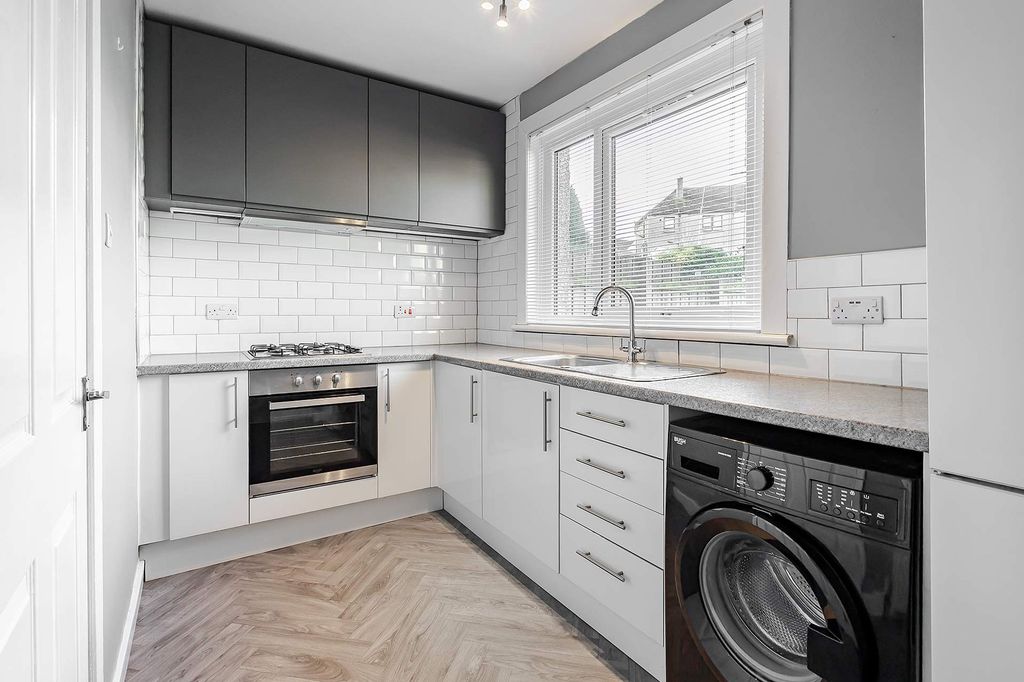 Property photo 3 of 15 Kitchen