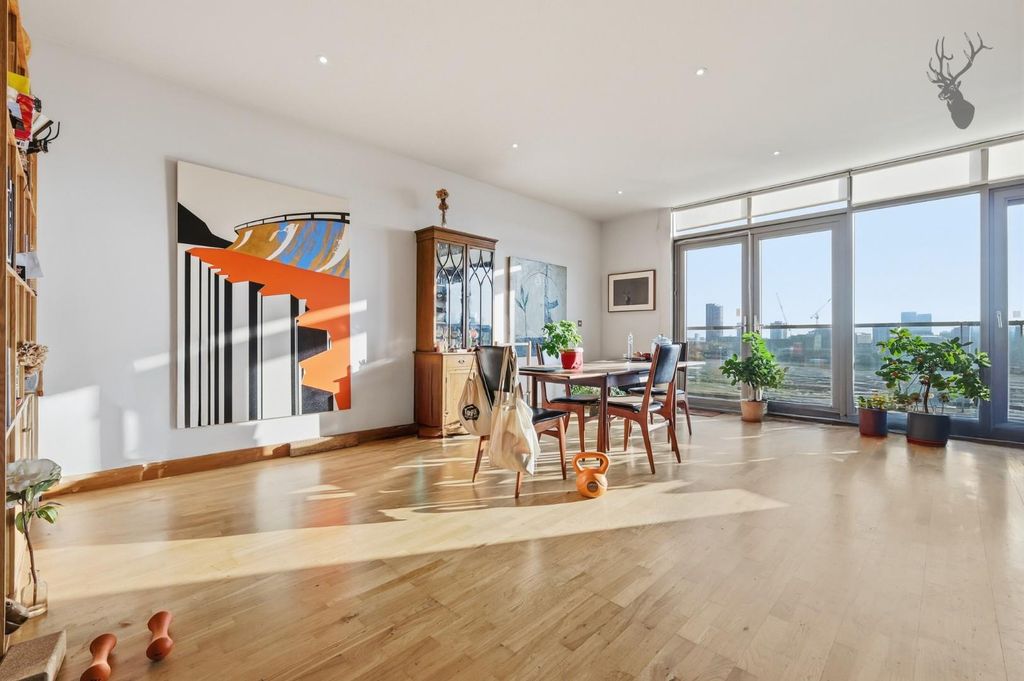 Property photo 3 of 22