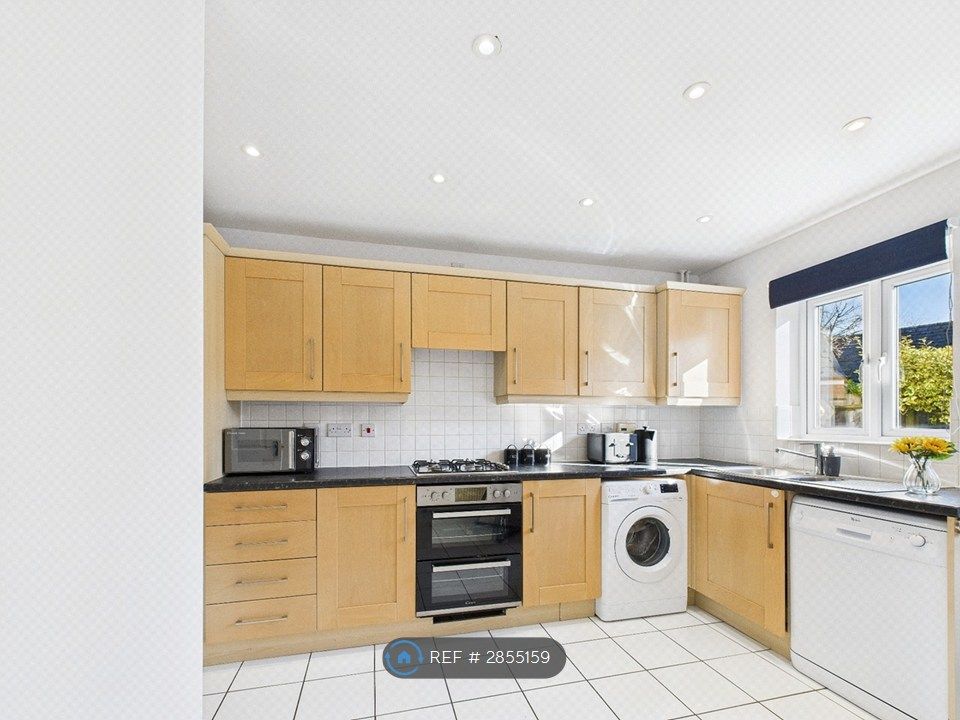 Property photo 3 of 35