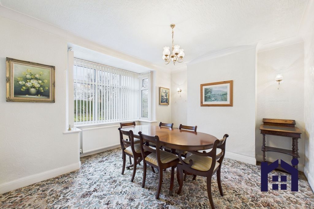 Property photo 3 of 28 Dining Room