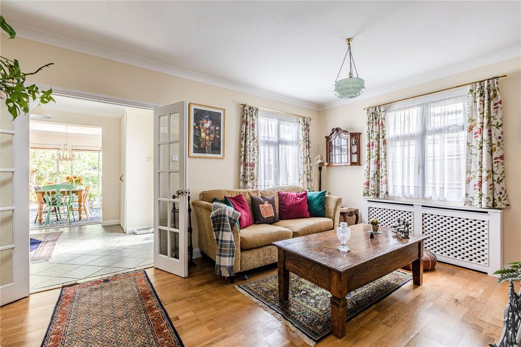 Property photo 2 of 35 Sitting Room 1