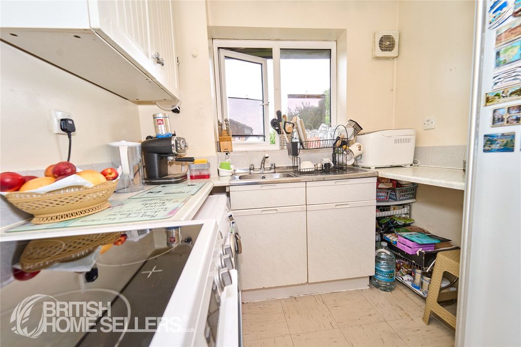 Property photo 2 of 14 Picture No. 11