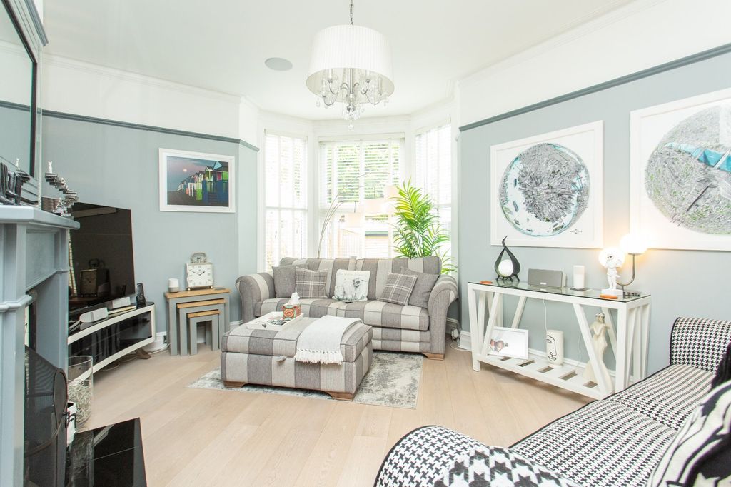 Property photo 3 of 58 Picture 3