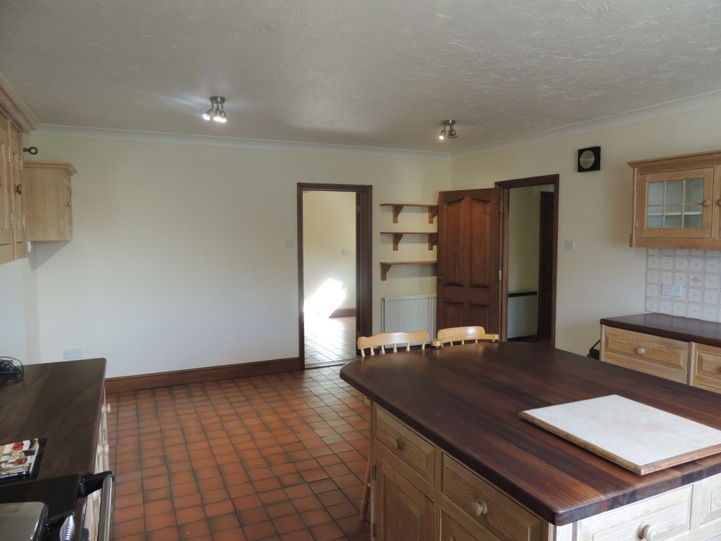 Property photo 3 of 28
