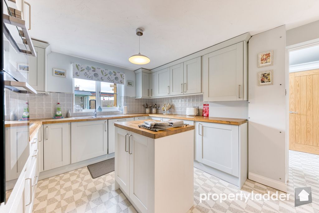 Property photo 3 of 30 Pl-13