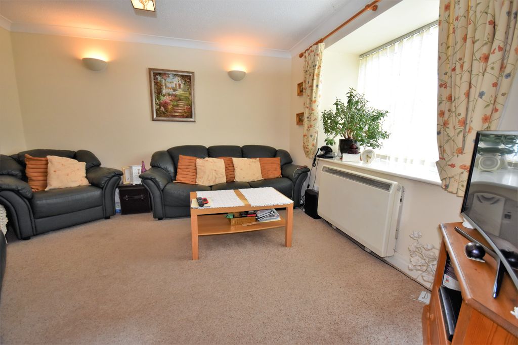 Property photo 3 of 9