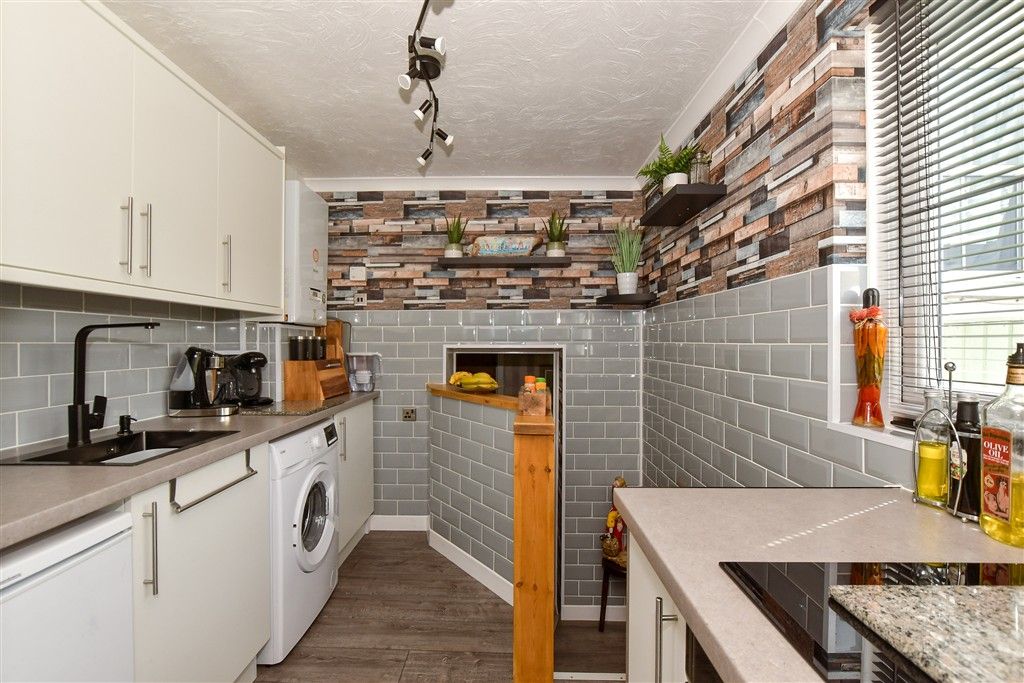 Property photo 3 of 14 Kitchen