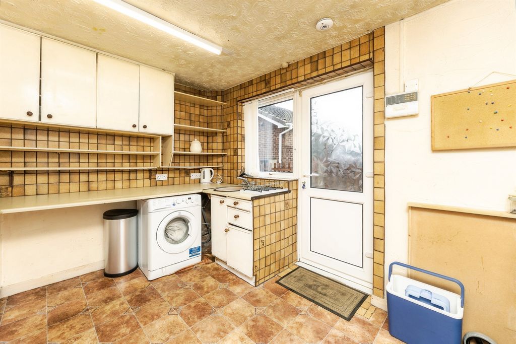 Property photo 3 of 13