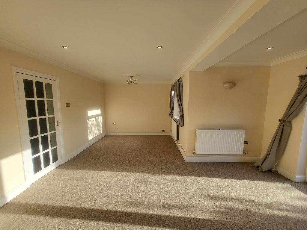 Property photo 2 of 16 Living Dining Room