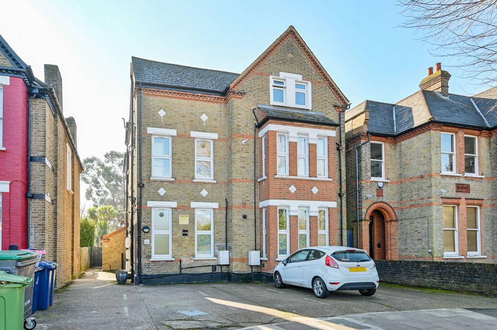 Property photo 2 of 9