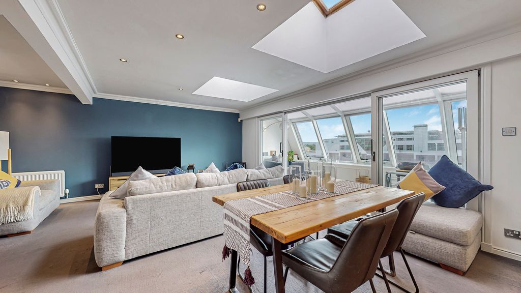 Property photo 3 of 31 17-Print-77 Lancefield Quay Flat 11_31