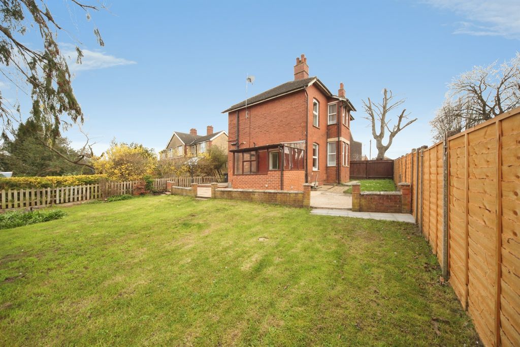 Property photo 2 of 19