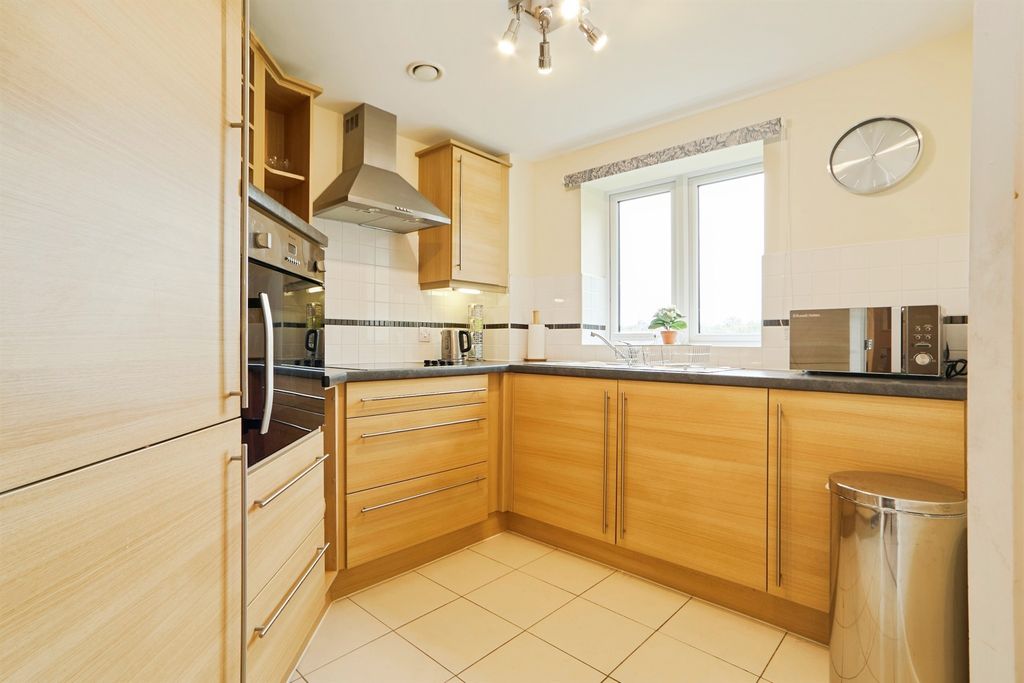 Property photo 3 of 17