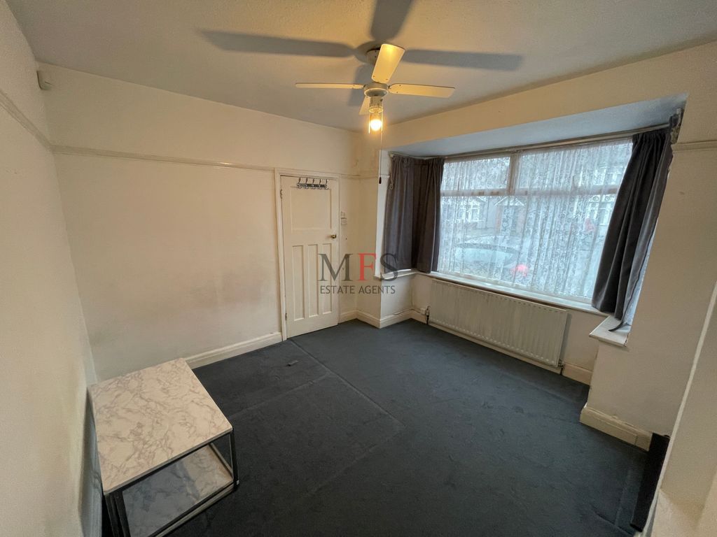 Property photo 2 of 10 Photo 2