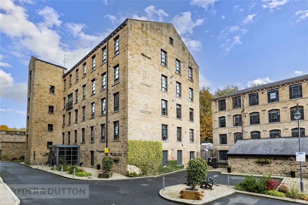 Property photo 1 of 17 Front