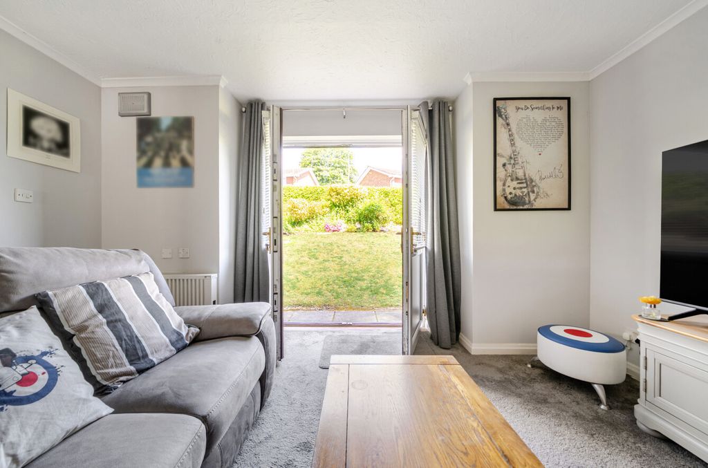 Property photo 3 of 12 1456277-10-69Fc75...