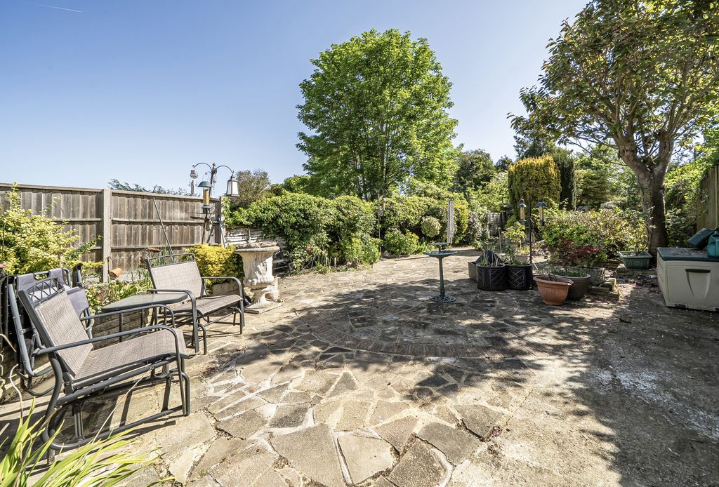 Property photo 3 of 14 1450549-20-69F4Ea...