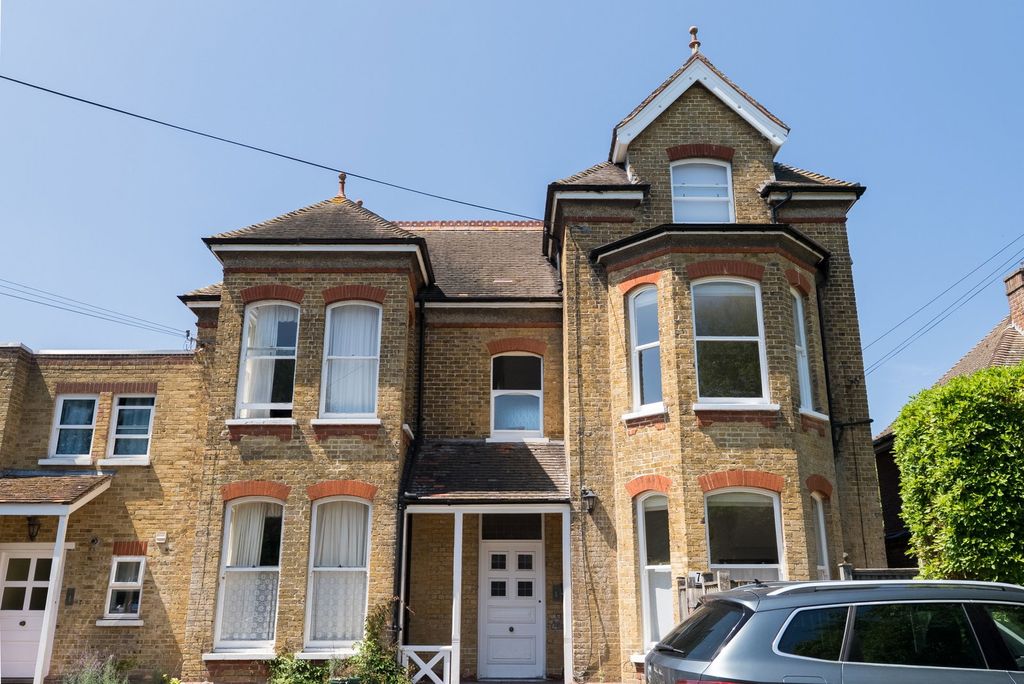 Property photo 1 of 27