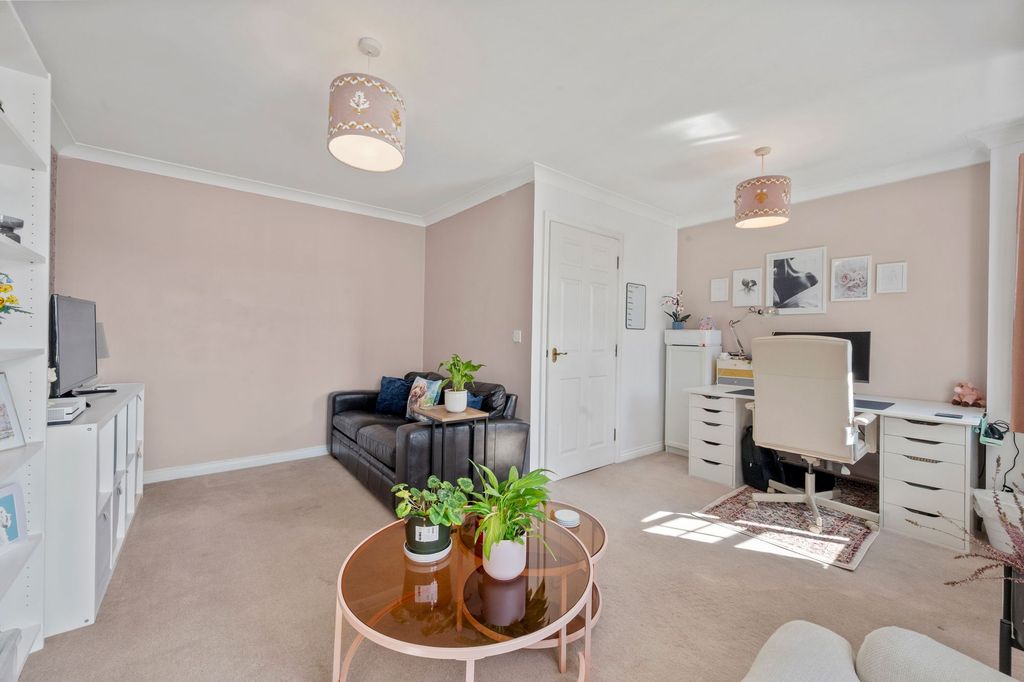 Property photo 2 of 41