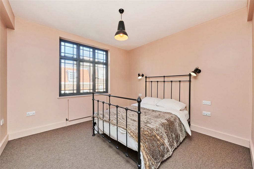 Property photo 3 of 6