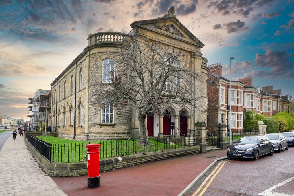 Property photo 1 of 11